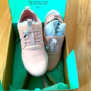 Clove PINK shoes NWT